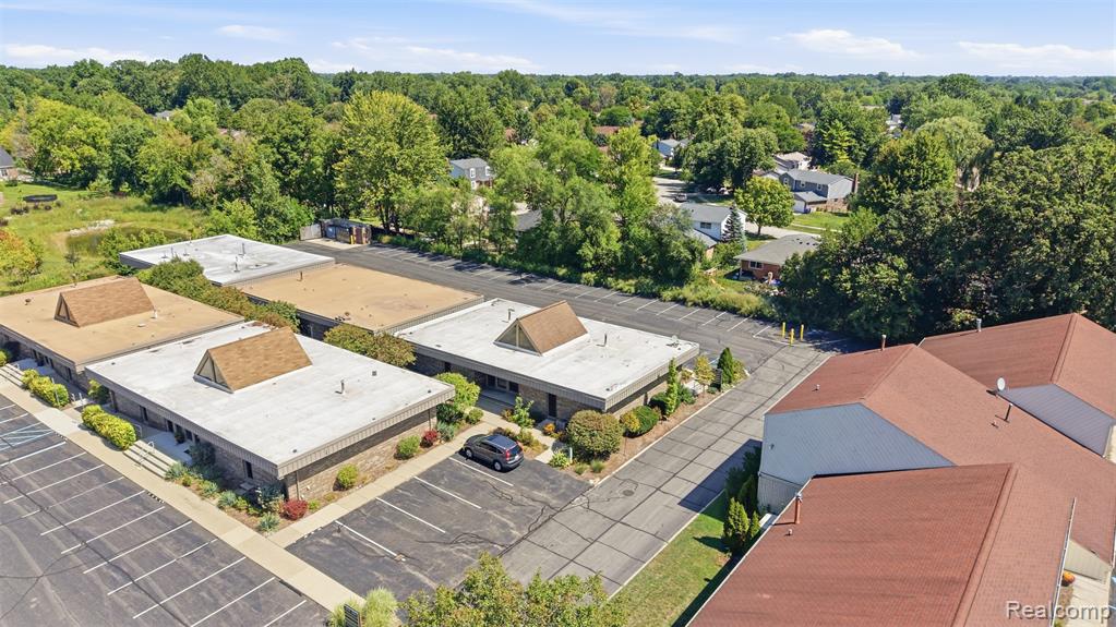 8596 N Canton Center Road Property Photo 17