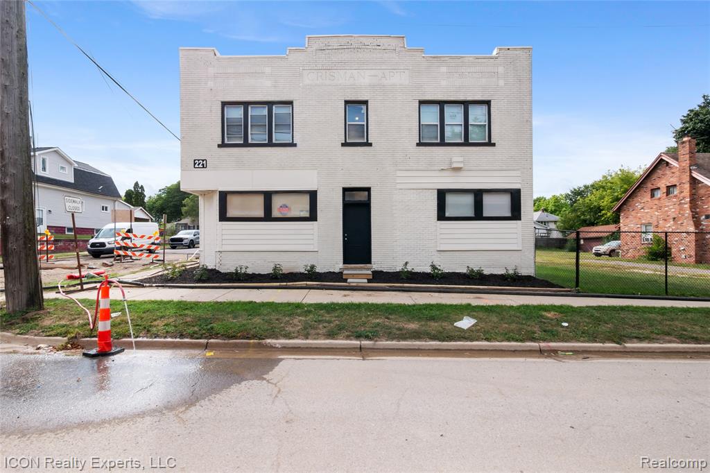 221 Baldwin Avenue Property Photo 1