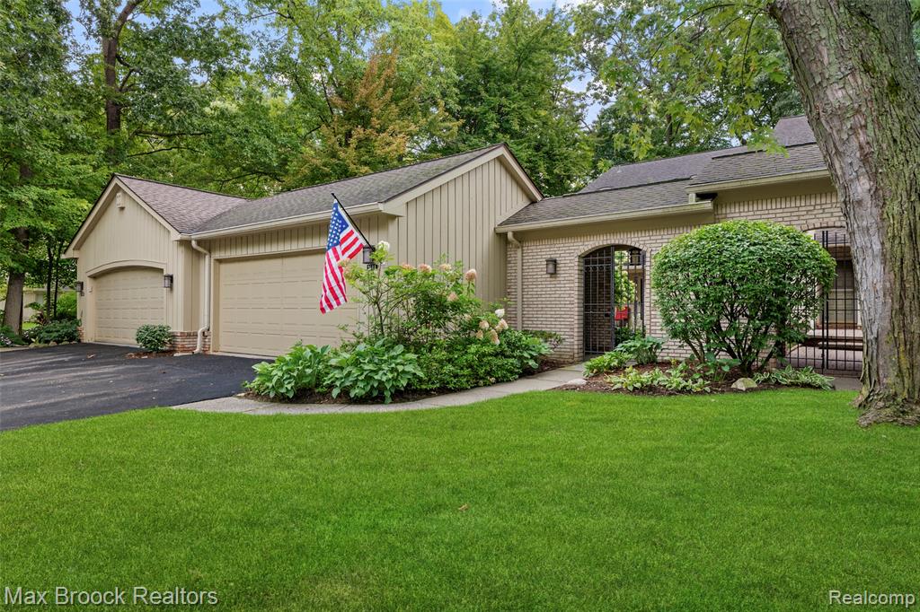 1188 Glenpointe Court Property Photo 1