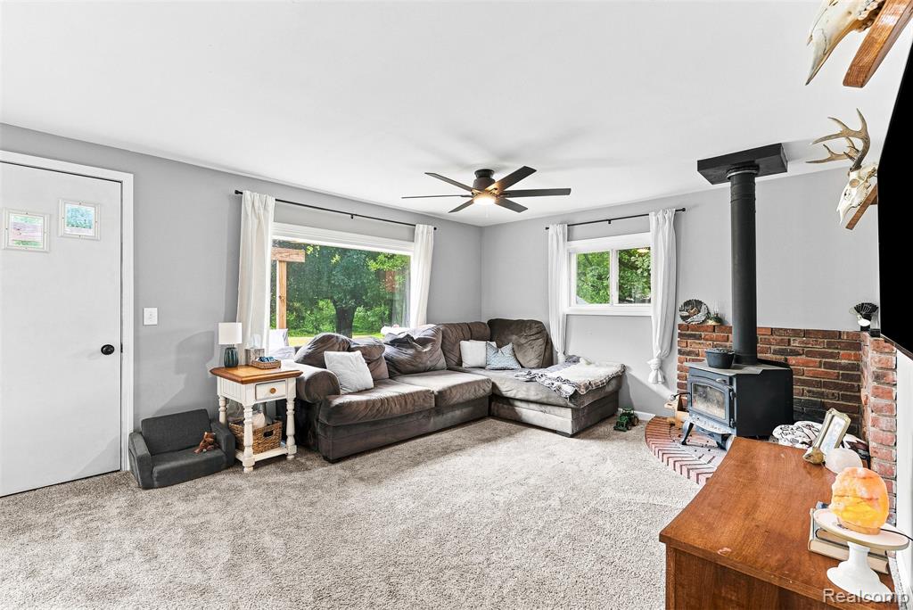 3319 Valentine Road Property Photo 6