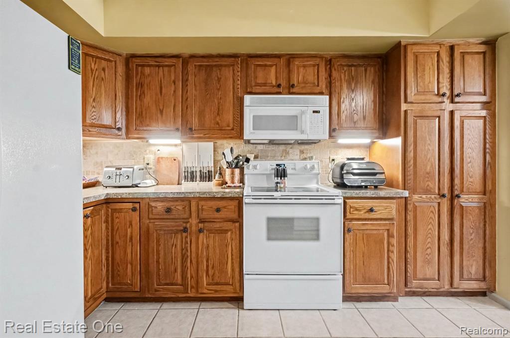 4469 Firethorn Court Property Photo 10
