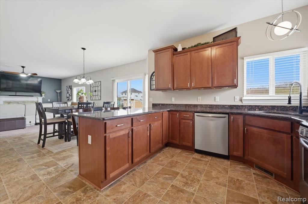 8131 Peninsula Circle Property Photo 7