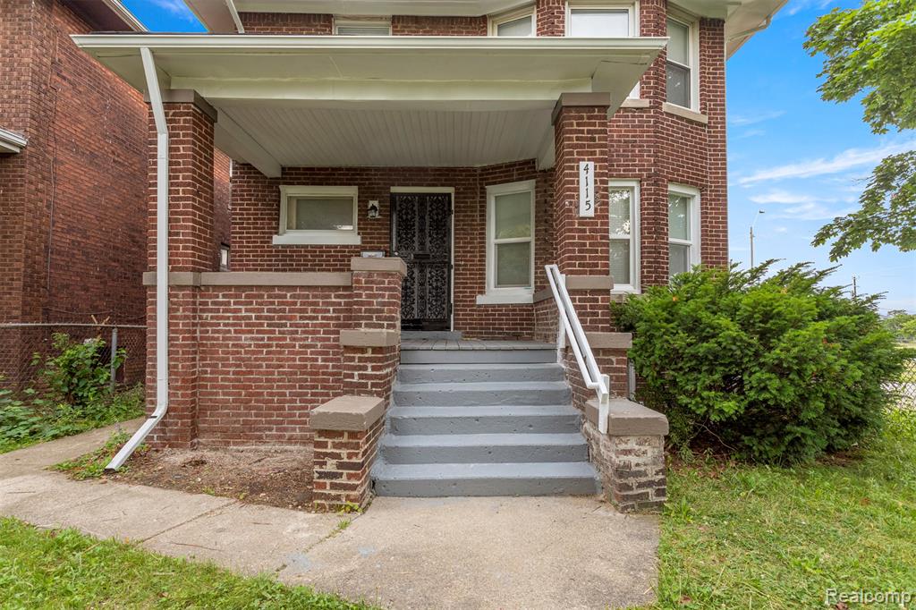 4115 Montgomery Street Property Photo 3