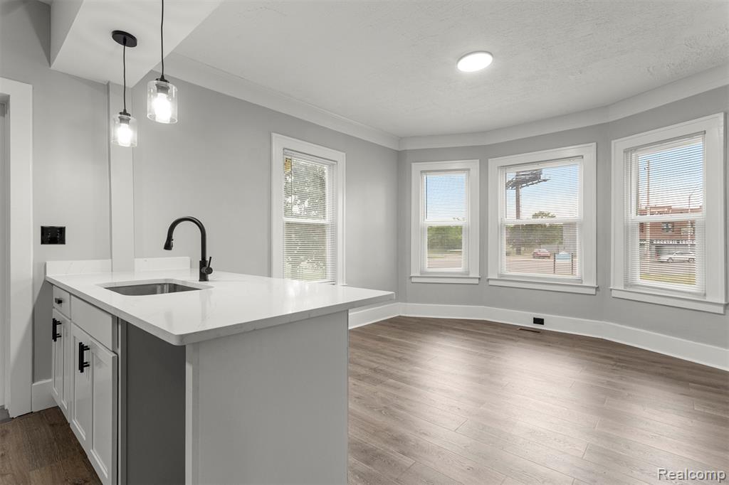 4115 Montgomery Street Property Photo 7