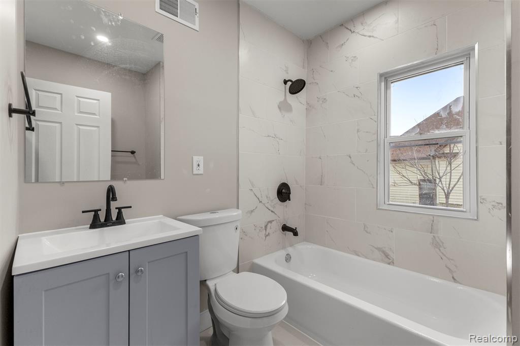 4115 Montgomery Street Property Photo 33