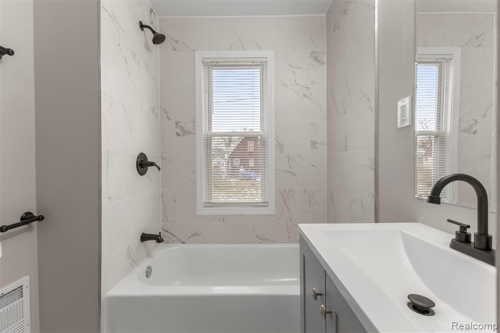 4115 Montgomery Street Property Photo 48