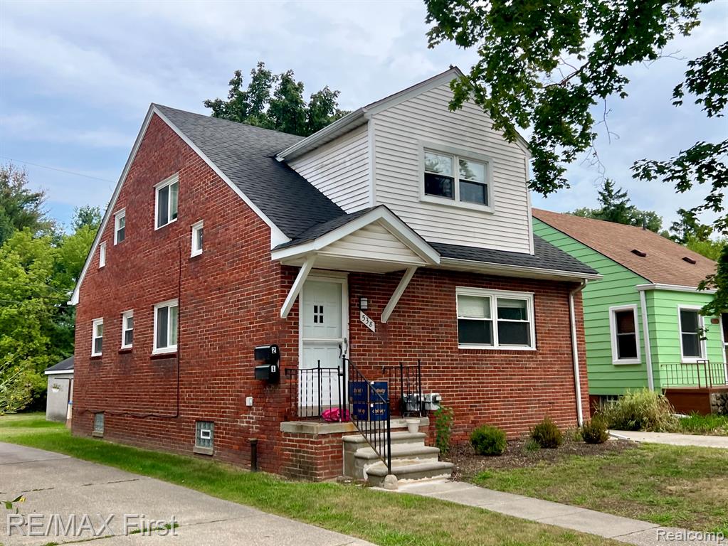 538 Laprairie Street Property Photo 1