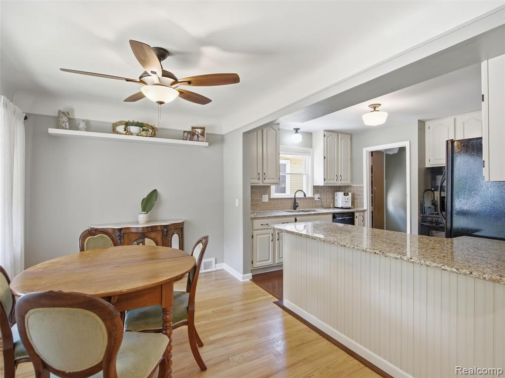 475 E Marshall Street Property Photo 10