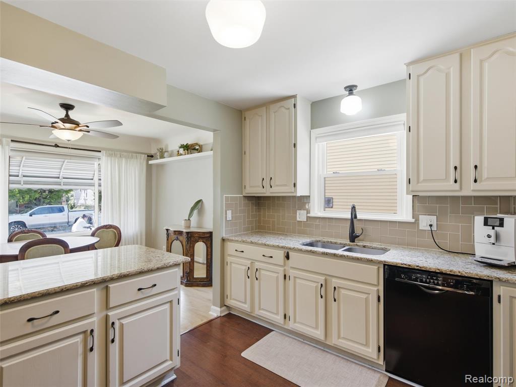 475 E Marshall Street Property Photo 13