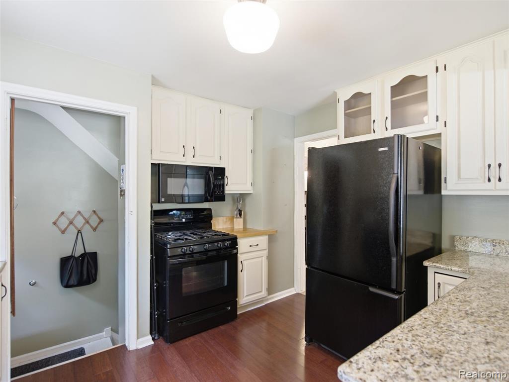475 E Marshall Street Property Photo 14