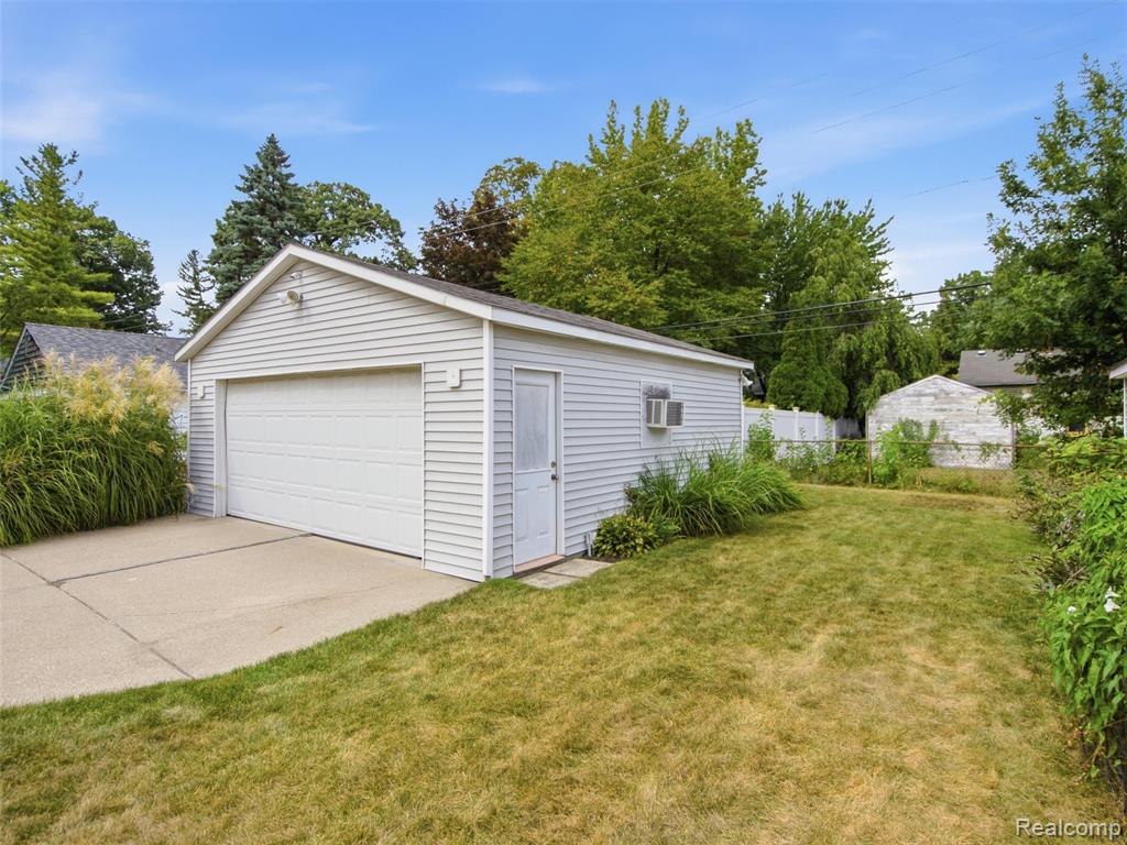 475 E Marshall Street Property Photo 31
