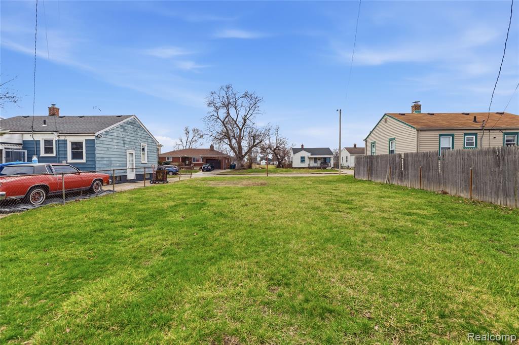 1738 Garfield Avenue Property Photo 3