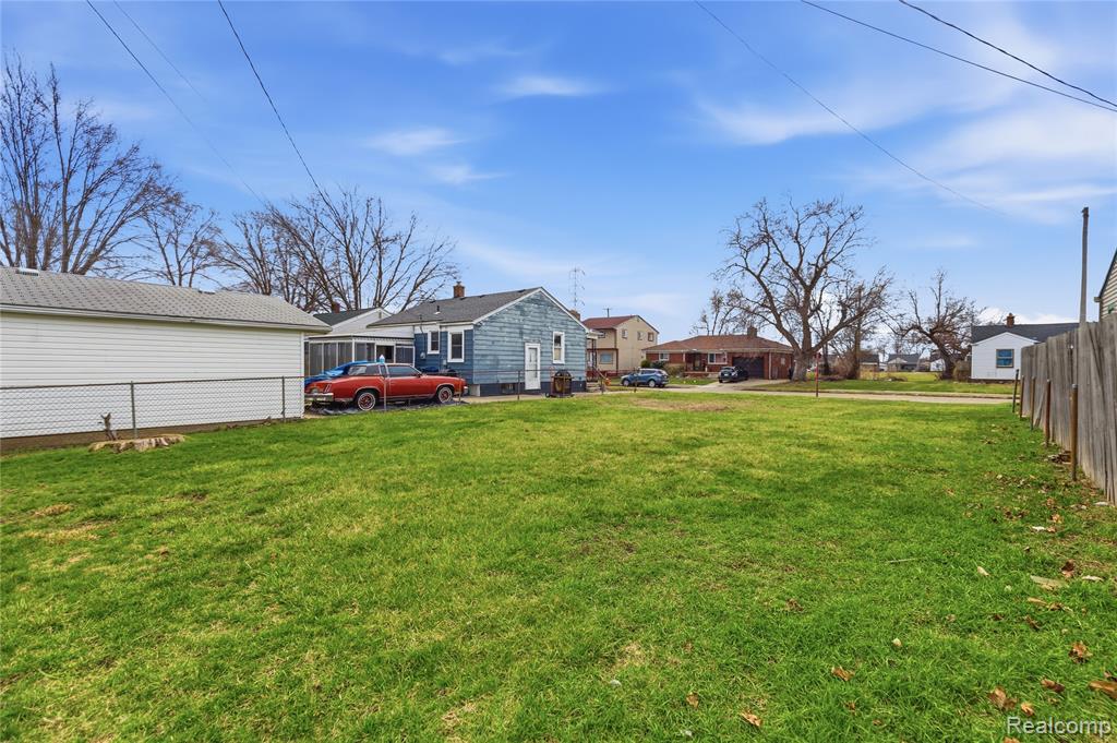 1738 Garfield Avenue Property Photo 4