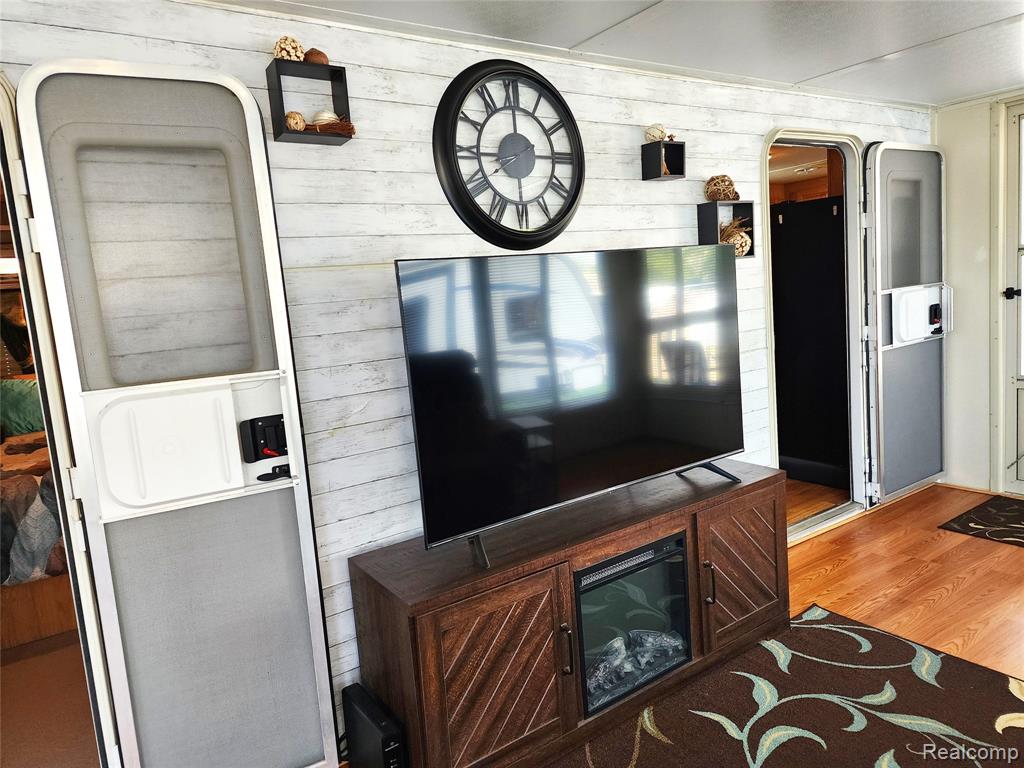 10001 Goodall Road Property Photo 3