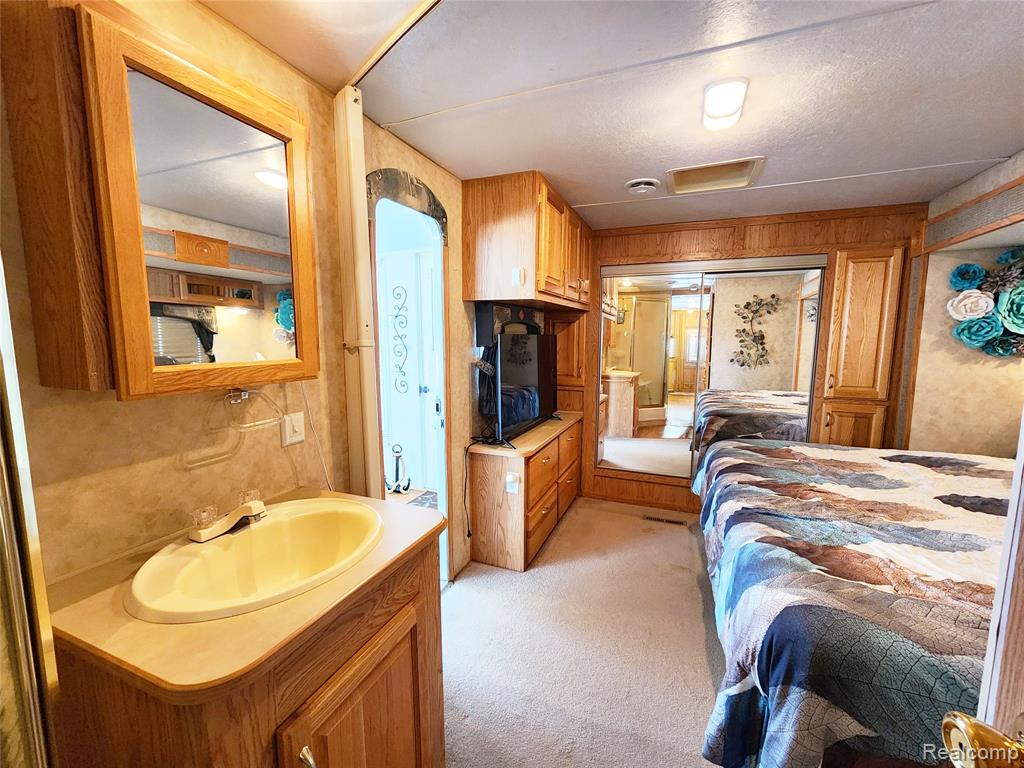 10001 Goodall Road Property Photo 9