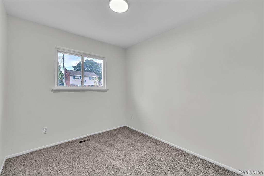 18260 Spring Court Property Photo 23
