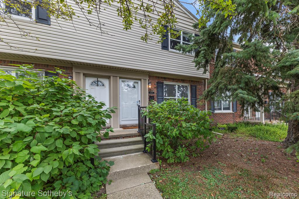 3222 Coolidge Highway Property Photo 1