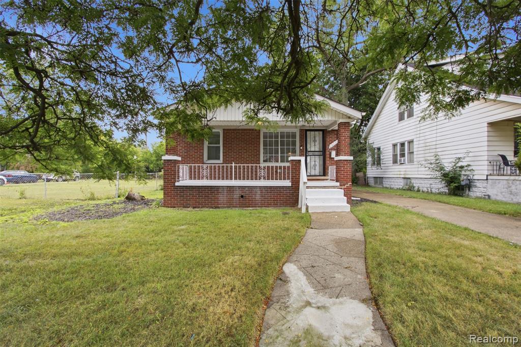 15730 Winthrop Street Property Photo 1