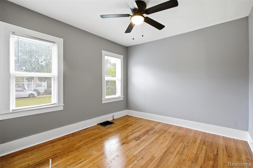 15730 Winthrop Street Property Photo 7