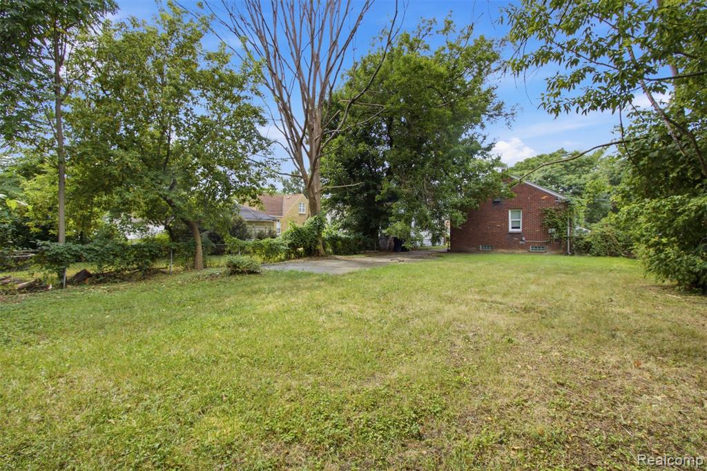 15730 Winthrop Street Property Photo 17