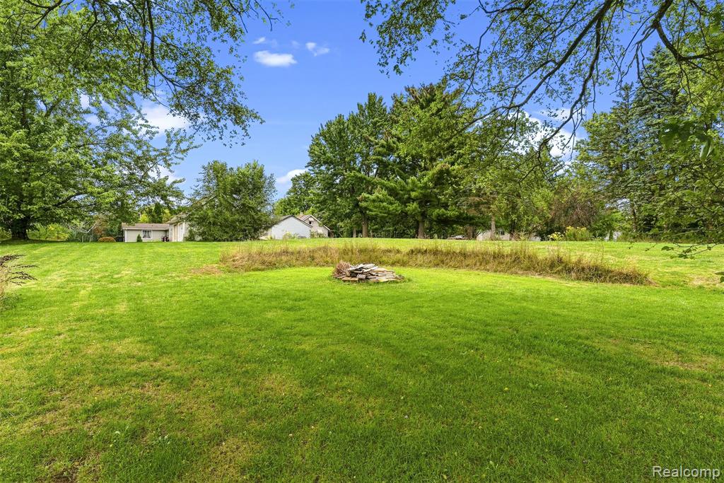 3198 E Grand Blanc Road Property Photo 32