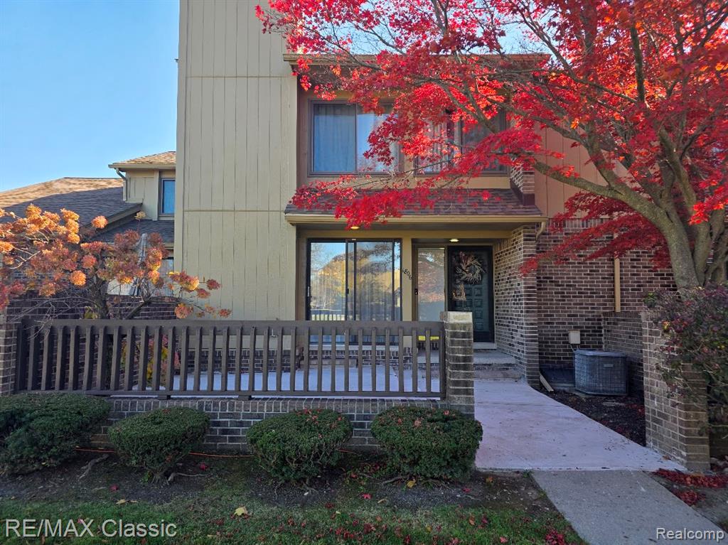 1806 S Hill Boulevard Property Photo 1