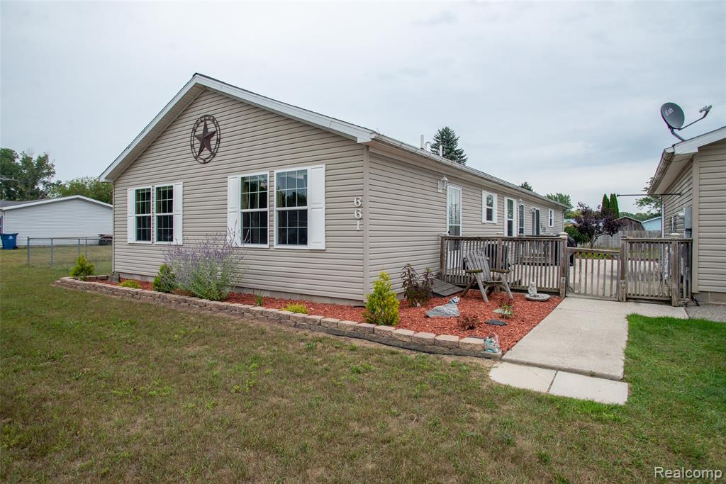 661 Locust Street Property Photo 3