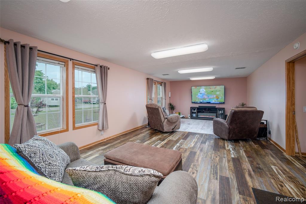 661 Locust Street Property Photo 4