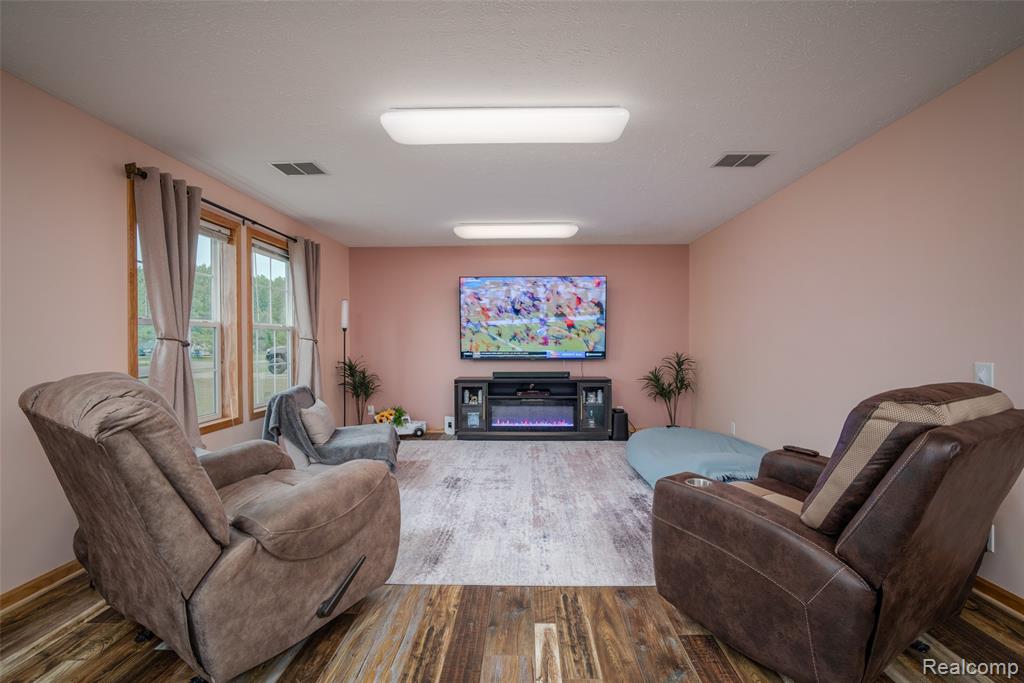 661 Locust Street Property Photo 5