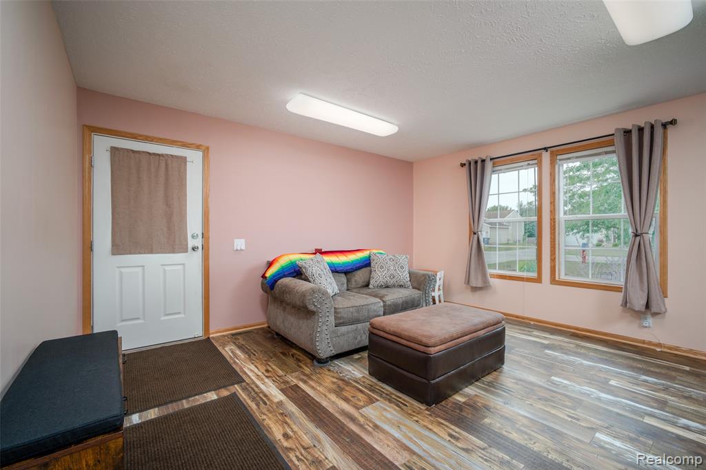 661 Locust Street Property Photo 7