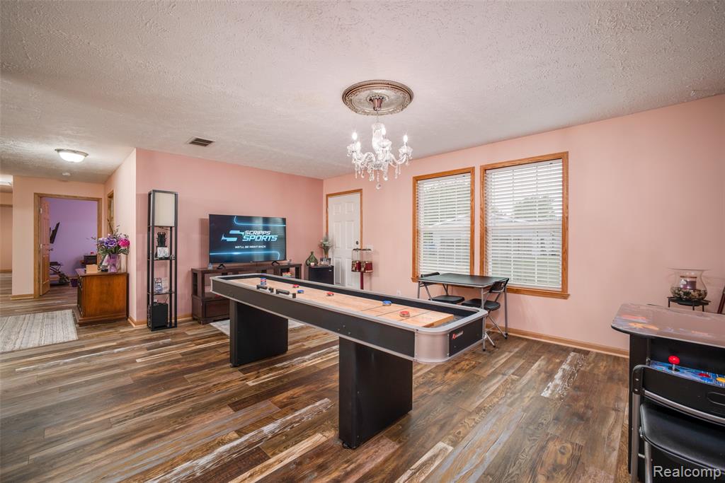 661 Locust Street Property Photo 9