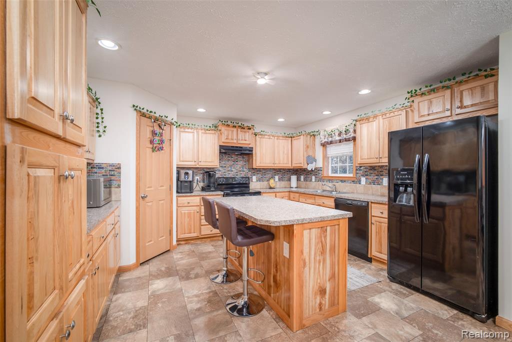 661 Locust Street Property Photo 12