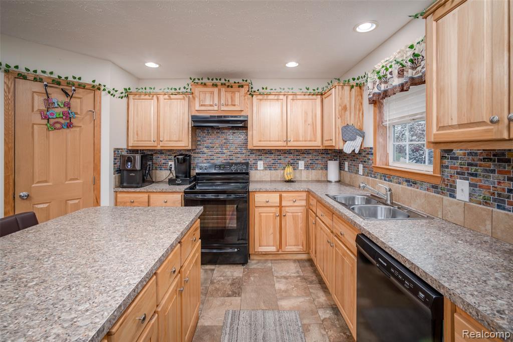 661 Locust Street Property Photo 13