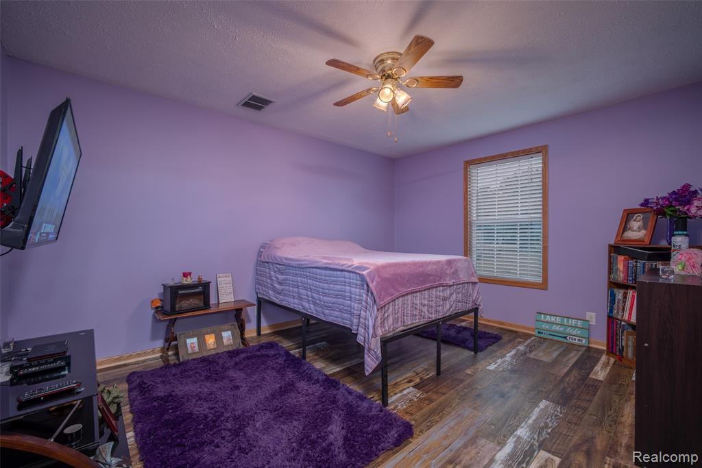 661 Locust Street Property Photo 23
