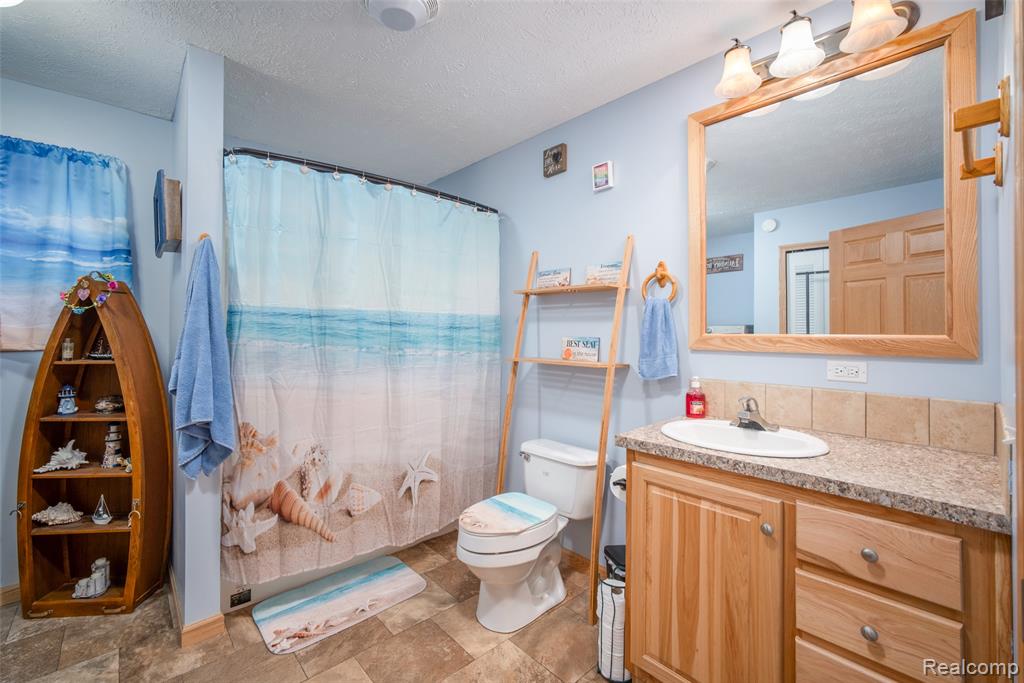 661 Locust Street Property Photo 25
