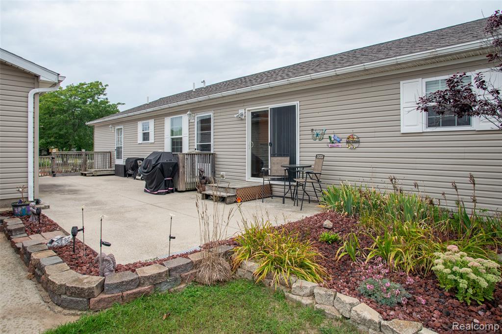 661 Locust Street Property Photo 29