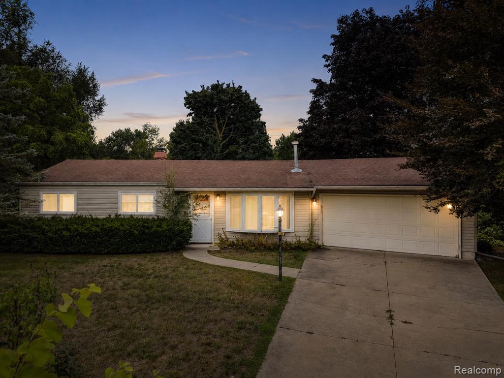 4595 Newcroft Court Property Photo 1