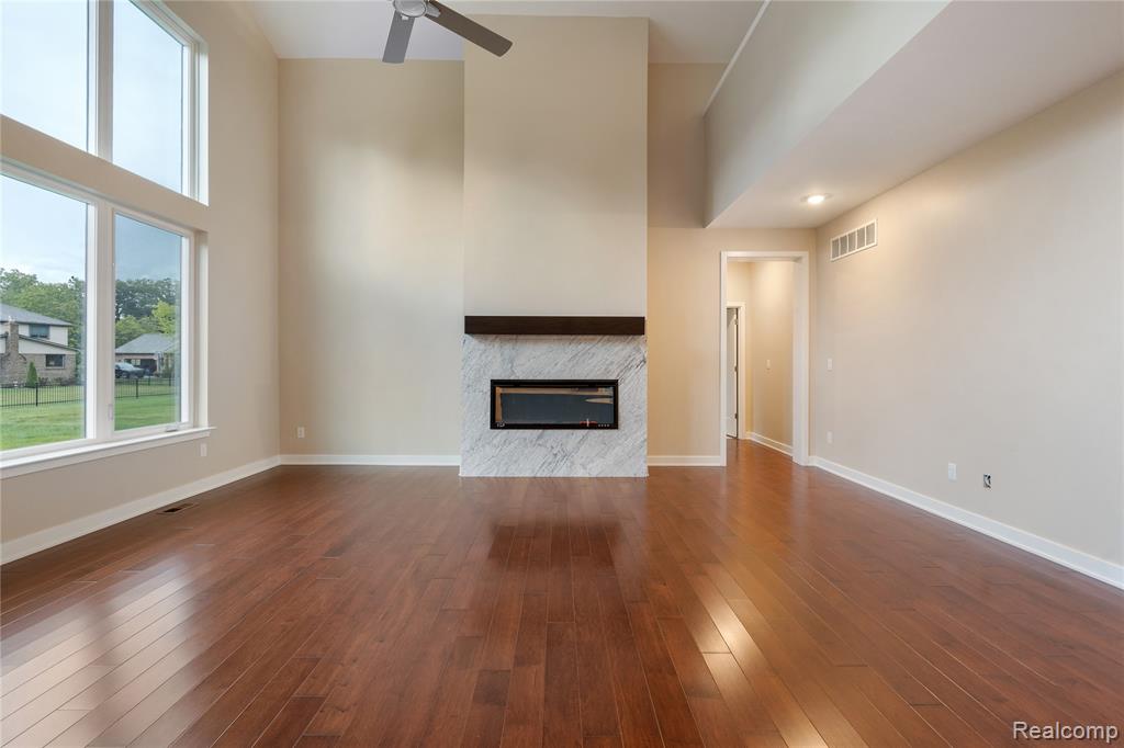 8894 Marquette Drive Property Photo 10