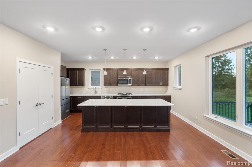 8894 Marquette Drive Property Photo 12