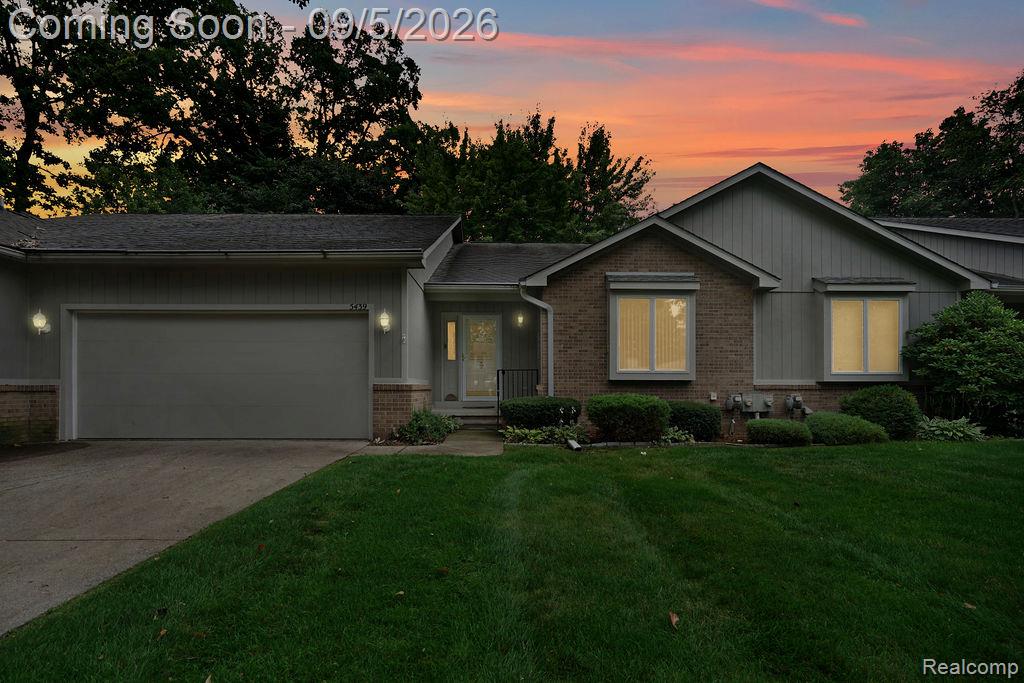 5439 Hickory Circle Property Photo 1