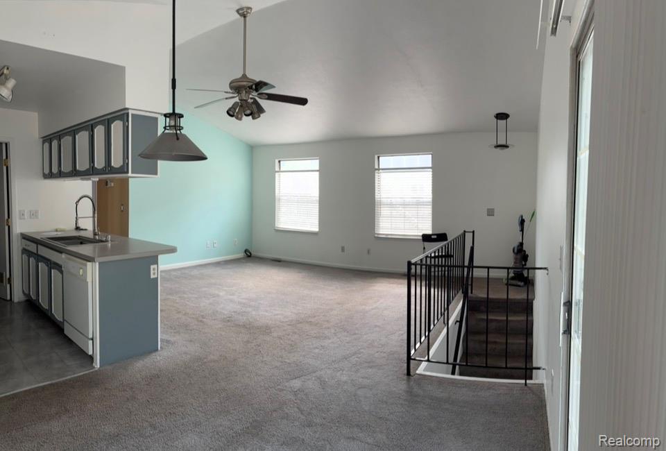 389 Neptune Drive Property Photo 5
