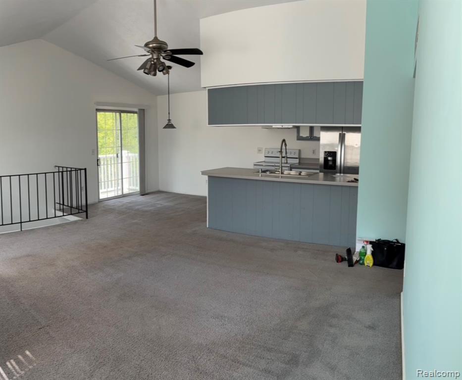 389 Neptune Drive Property Photo 6