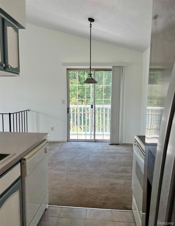 389 Neptune Drive Property Photo 8