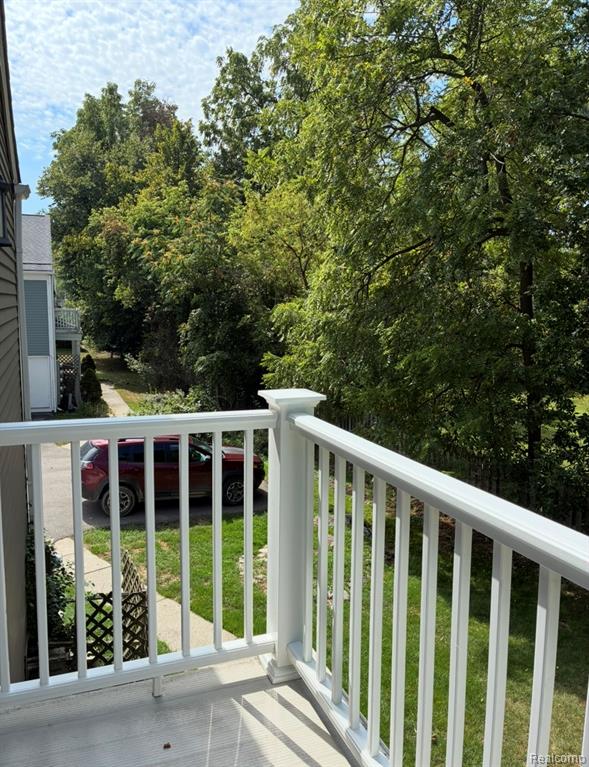389 Neptune Drive Property Photo 9