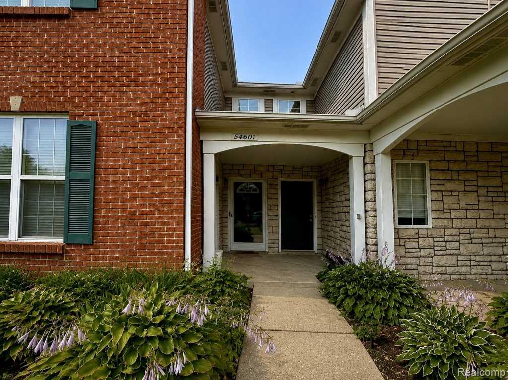 54601 Monarch Drive Property Photo 1