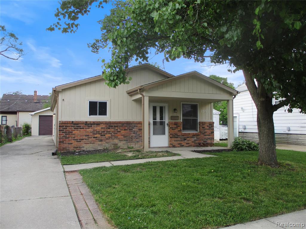23777 Piper Avenue Property Photo 1