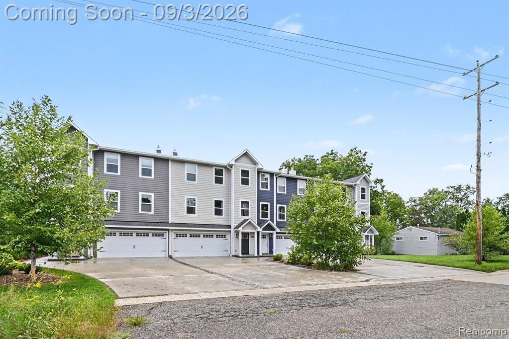 204 Oakwood Street Property Photo 4