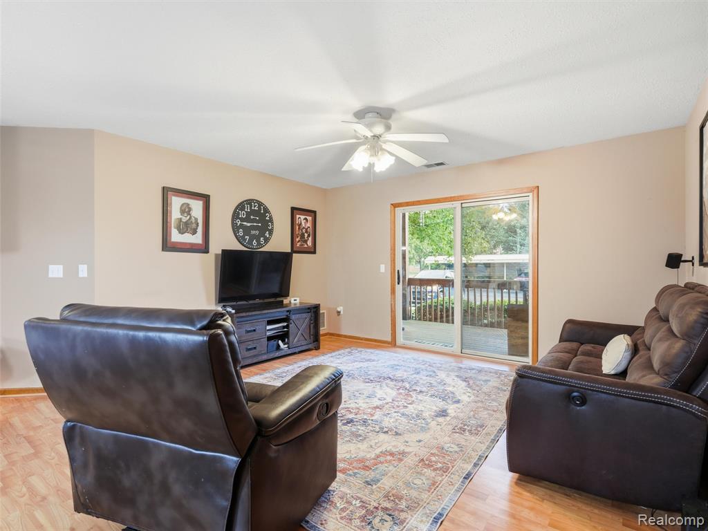 45849 Wildrye Court Property Photo 6