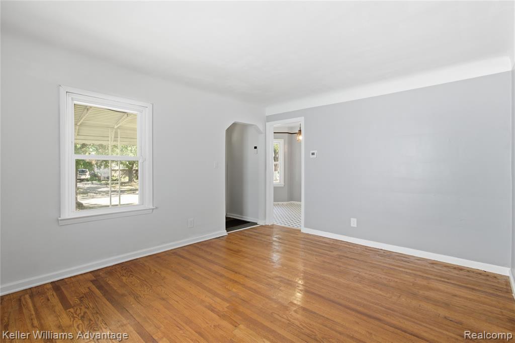 18948 Kenosha Street Property Photo 2