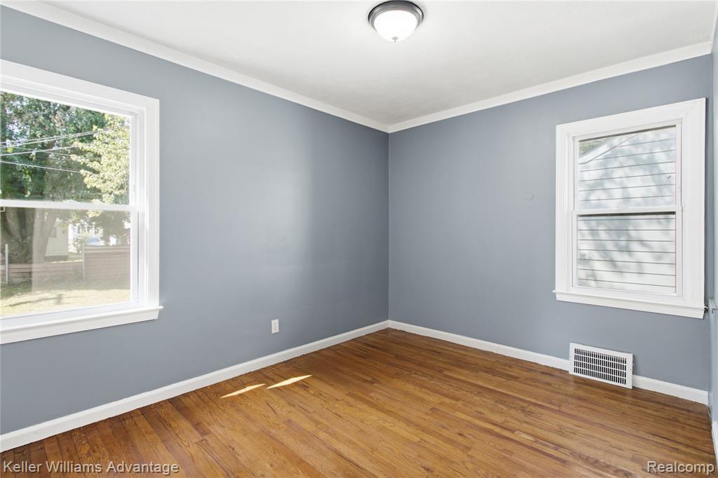 18948 Kenosha Street Property Photo 12